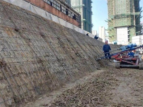 岳塘建筑边坡支护
